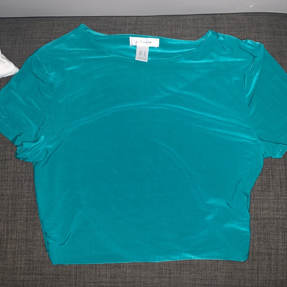 GREEN CROP TOP
